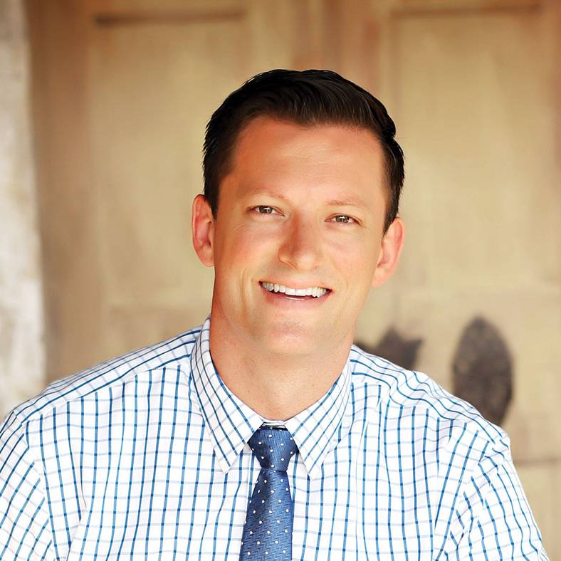 Dr. Justin Warcup Headshot